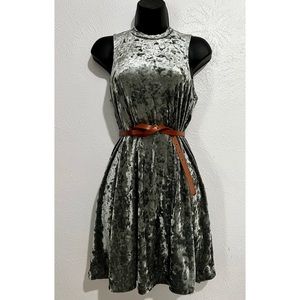 Olive green dress 💚